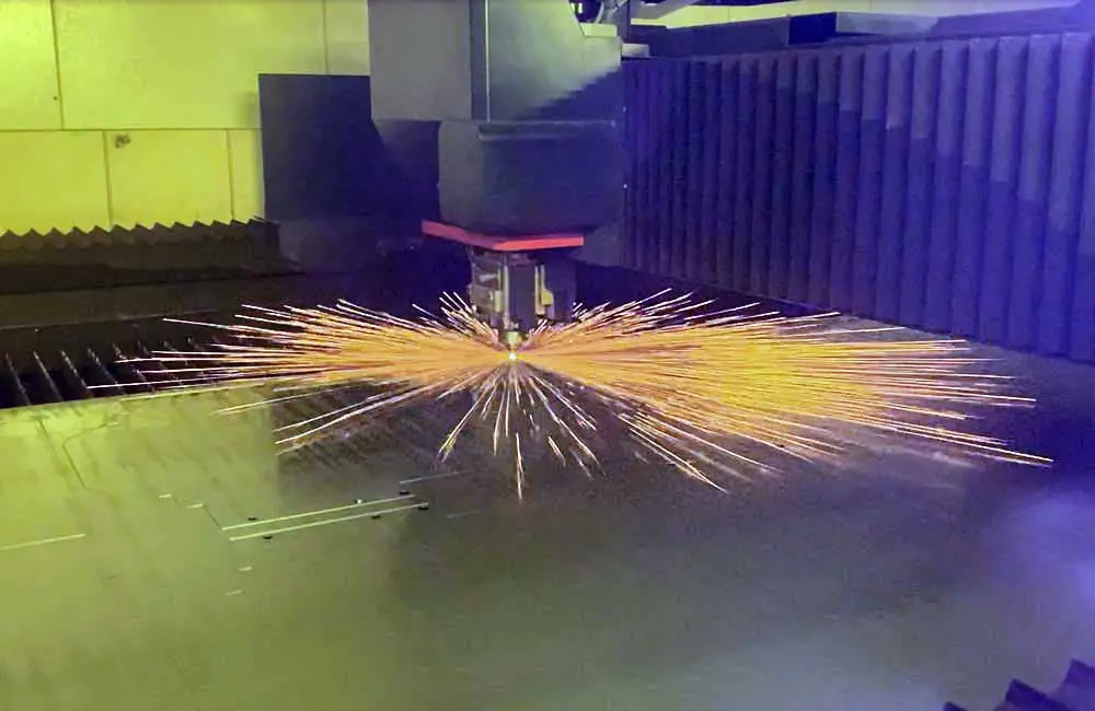 Il taglio laser dei metalli: la sorgente laser