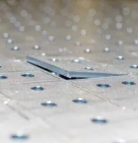 Come ridurre al minimo le bave nel taglio laser: parametri e tecniche di ottimizzazione